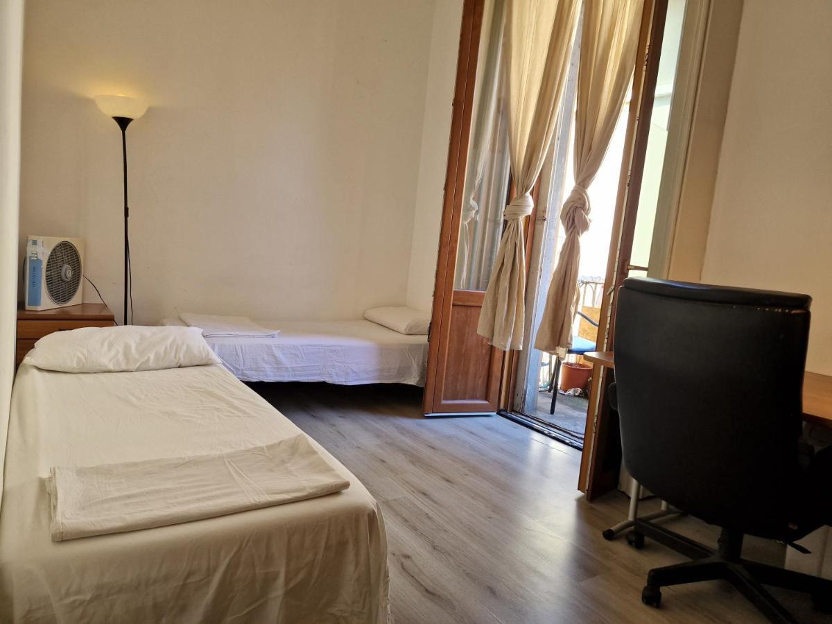 ميلان Private Room In A Quiet Apartment In The City Center المظهر الخارجي الصورة