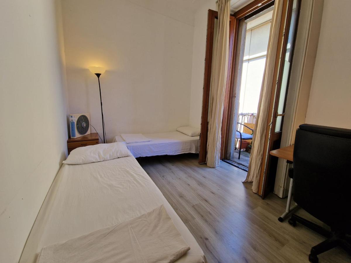 ميلان Private Room In A Quiet Apartment In The City Center المظهر الخارجي الصورة